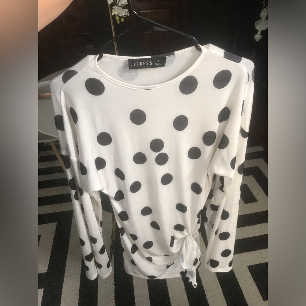 Lioness Cosmic Mini Dress in Moonlight Polka
LIONESS Small Long Sleeve Polka dot - Picture 7 of 10